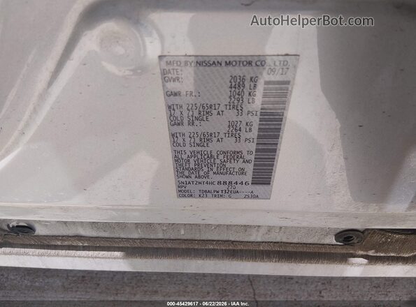 5N1AT2MT4HC888446 2017 NISSAN ROGUE Silver Вид підкапотного простору