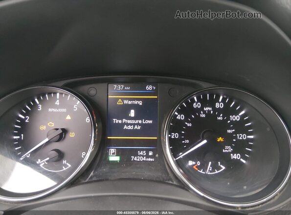 5N1AT2MT4JC764702 2018 NISSAN ROGUE Red Widok tylnych siedzeń