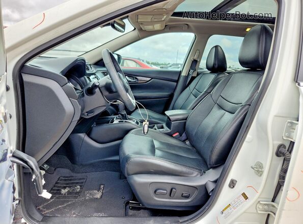 5N1AT2MT5HC870263 2017 NISSAN ROGUE White 