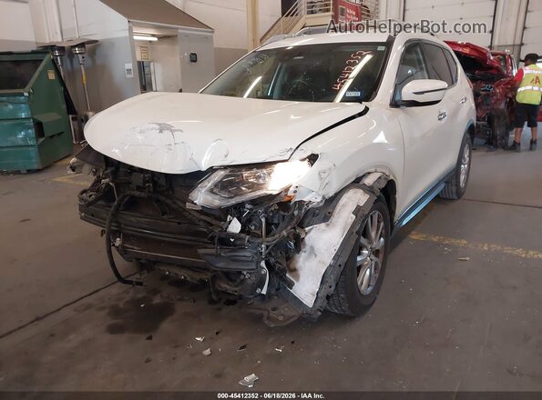 5N1AT2MT5KC703439 2019 NISSAN ROGUE Белый Вид спереди