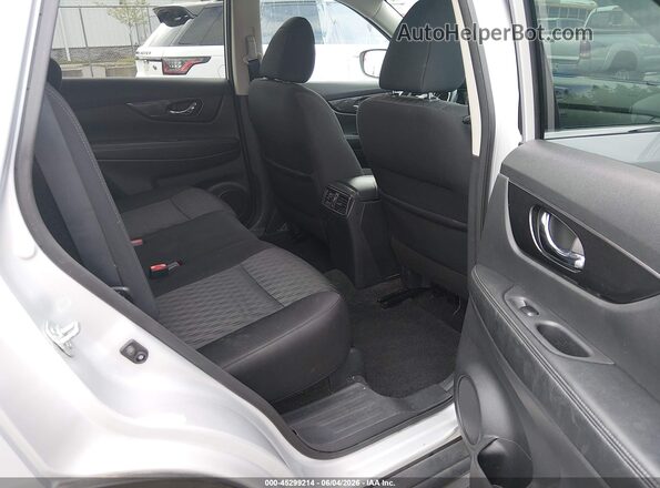 5N1AT2MT6JC789780 2018 NISSAN ROGUE Серебряный 
