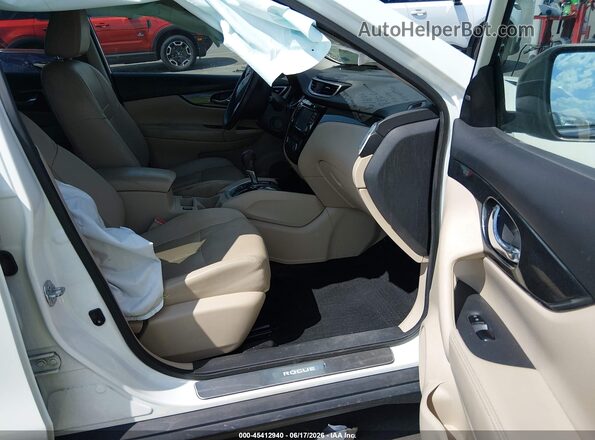 5N1AT2MT7GC847940 2016 NISSAN ROGUE Белый Вид салона спереди