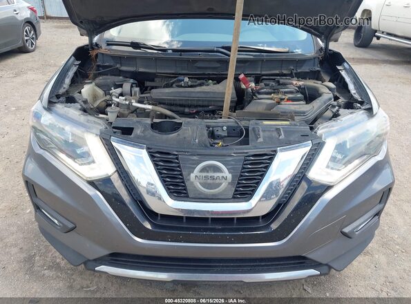 5N1AT2MT7HC896198 2017 NISSAN ROGUE Серый Вид сзади