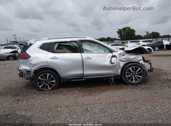 5N1AT2MT7LC702200 2020 NISSAN ROGUE Silver Вид задньої частини салону