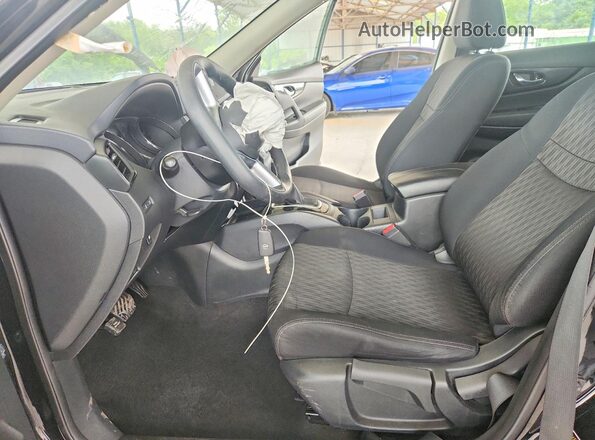 5N1AT2MT9JC748723 2018 NISSAN ROGUE Черный Вид салона спереди