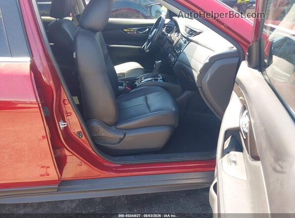 5N1AT2MT9JC852810 2018 NISSAN ROGUE Красный Вид салона спереди