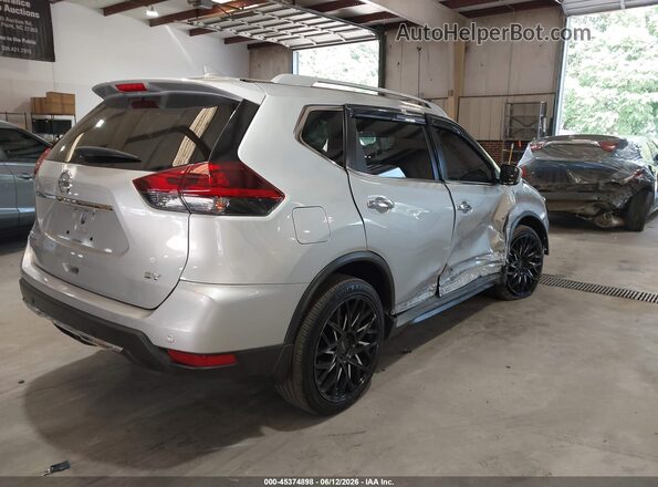 5N1AT2MTXLC781149 2020 NISSAN ROGUE Silver Trasero derecho