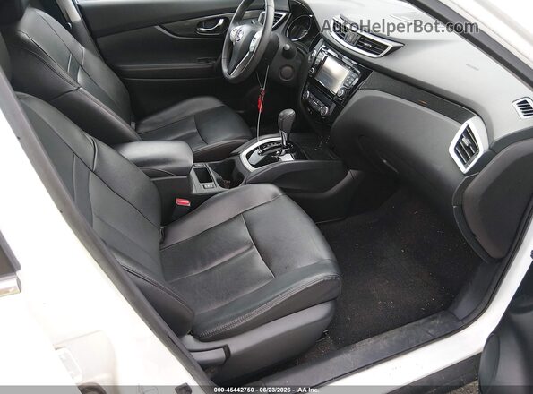5N1AT2MV0GC877850 2016 NISSAN ROGUE Белый Вид салона спереди