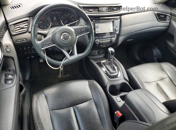 5N1AT2MV0HC755930 2017 NISSAN ROGUE Silver Вид панелі приладів