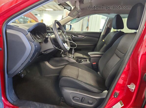 5N1AT2MV1HC874988 2017 NISSAN ROGUE Red Вид салону спереду