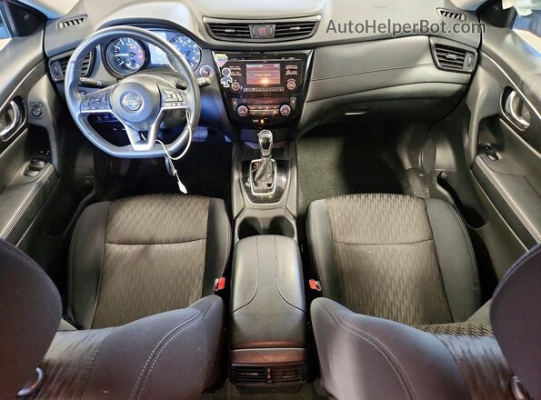 5N1AT2MV1HC874988 2017 NISSAN ROGUE Red Вид панелі приладів