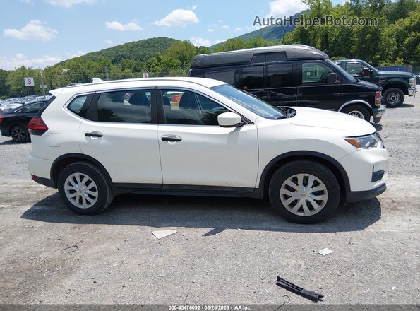 5N1AT2MV1JC732209 2018 NISSAN ROGUE White Вид задньої частини салону