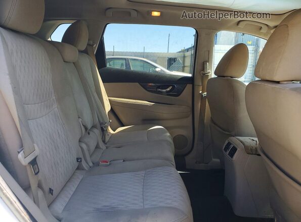 5N1AT2MV1JC773360 2018 NISSAN ROGUE White Rear interior view
