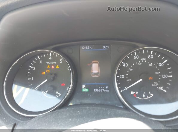 5N1AT2MV1JC779031 2018 NISSAN ROGUE Оранжевый Вид задних сидений