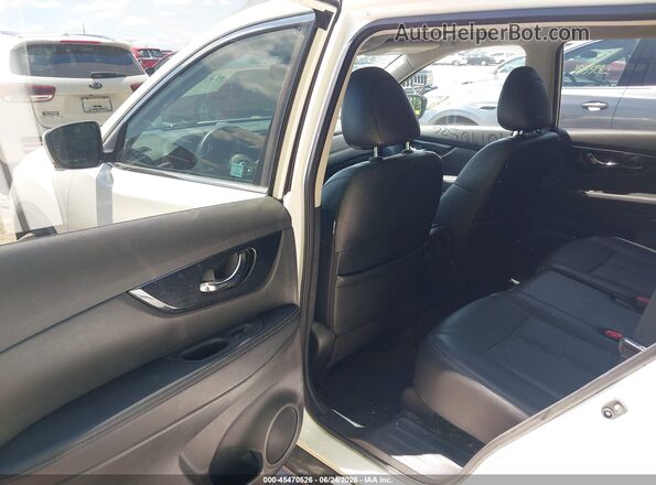 5N1AT2MV2HC743570 2017 NISSAN ROGUE White Vista de la etiqueta del VIN