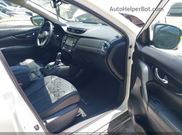 5N1AT2MV2HC743570 2017 NISSAN ROGUE White Vista interior delantera