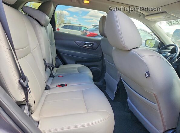 5N1AT2MV2JC830228 2018 NISSAN ROGUE Gray Vista interior trasera