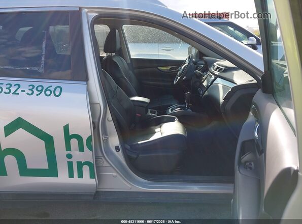 5N1AT2MV3GC737100 2016 NISSAN ROGUE Silver Вид салону спереду