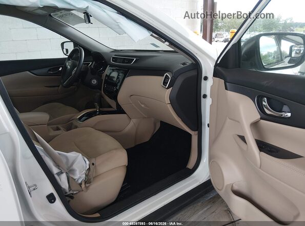 5N1AT2MV4GC897048 2016 NISSAN ROGUE White Front interior view