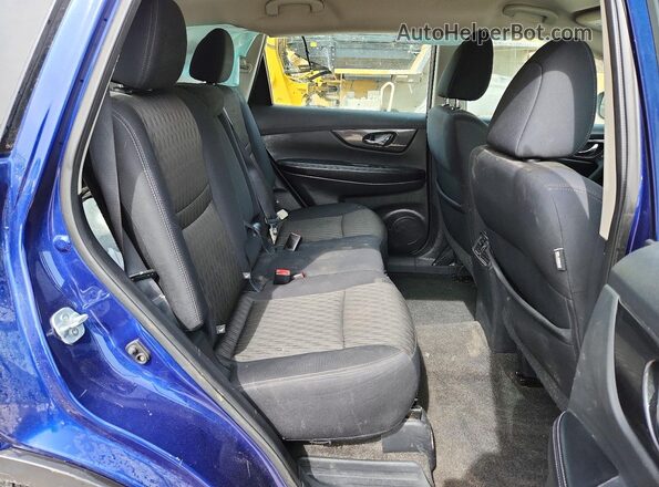 5N1AT2MV4HC785187 2017 NISSAN ROGUE Blue Rear interior view