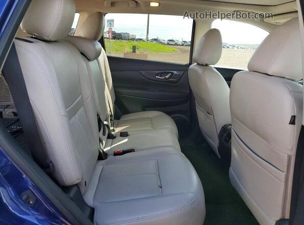 5N1AT2MV4HC794939 2017 NISSAN ROGUE Blue Вид задньої частини салону
