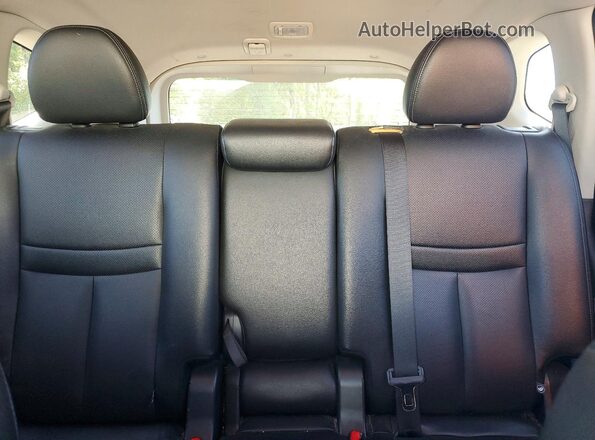 5N1AT2MV4HC796223 2017 NISSAN ROGUE White Vista de los asientos traseros