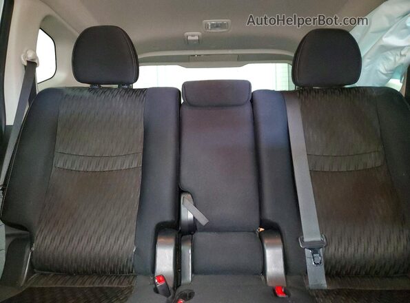5N1AT2MV4JC711032 2018 NISSAN ROGUE Silver Rear seats view