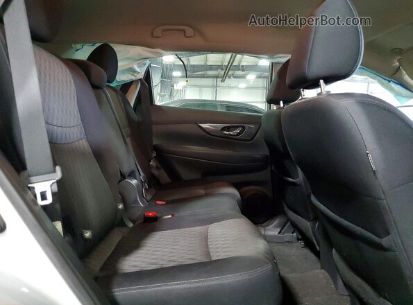 5N1AT2MV4JC711032 2018 NISSAN ROGUE Silver Rear interior view
