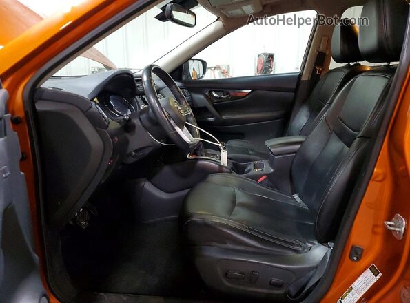 5N1AT2MV5HC731638 2017 NISSAN ROGUE Orange Front interior view