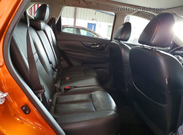 5N1AT2MV5HC731638 2017 NISSAN ROGUE Orange Rear interior view