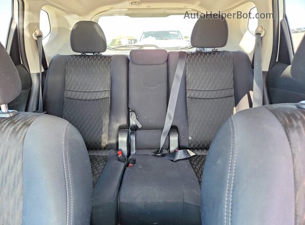 5N1AT2MV5HC874475 2017 NISSAN ROGUE White Rear seats view