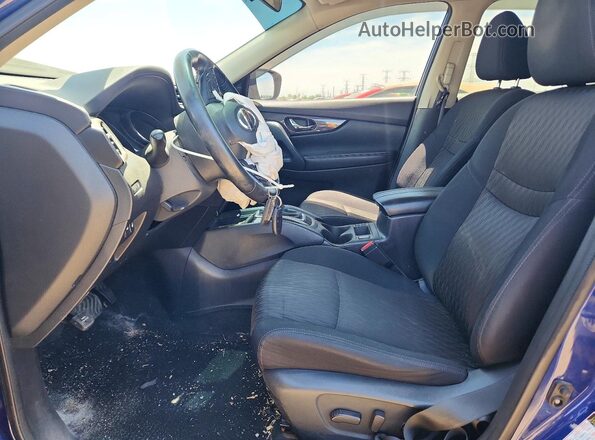 5N1AT2MV5JC806926 2018 NISSAN ROGUE Blue Front interior view