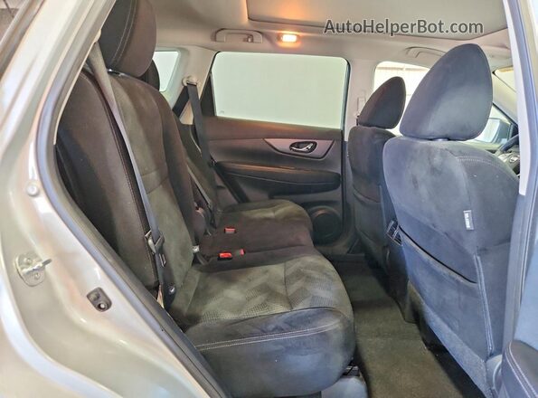 5N1AT2MV6GC795251 2016 NISSAN ROGUE Silver Rear interior view