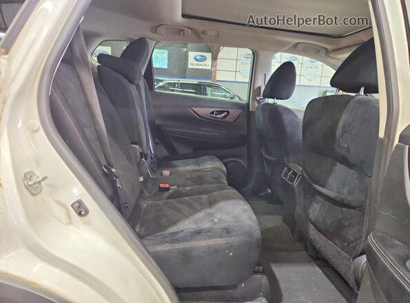 5N1AT2MV6GC827325 2016 NISSAN ROGUE White Widok wnętrza z tyłu