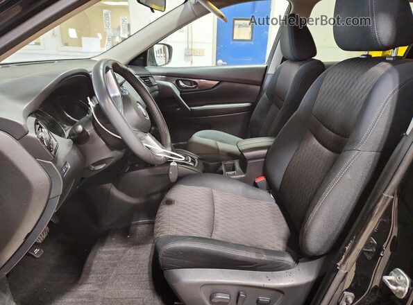 5N1AT2MV6HC811045 2017 NISSAN ROGUE Black 