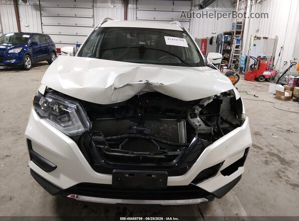 5N1AT2MV6KC736144 2019 NISSAN ROGUE Белый Вид задней части салона