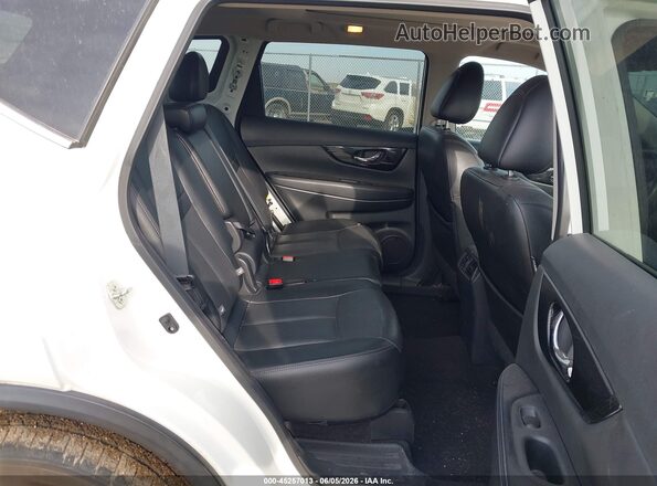 5N1AT2MV7HC869763 2017 NISSAN ROGUE White Widok naklejki z numerem VIN