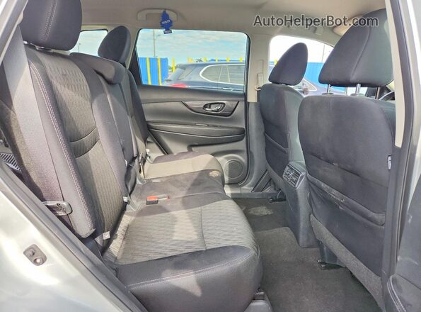 5N1AT2MV7JC710165 2018 NISSAN ROGUE Silver Rear interior view