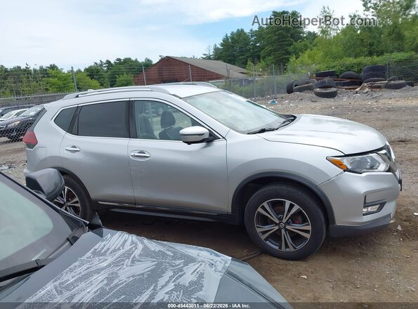 5N1AT2MV7JC730500 2018 NISSAN ROGUE Silver Widok wnętrza 360 stopni