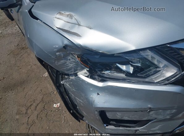 5N1AT2MV8HC755089 2017 NISSAN ROGUE Silver Widok z przodu
