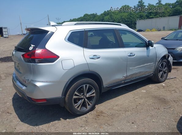 5N1AT2MV8HC755089 2017 NISSAN ROGUE Silver Tył prawy