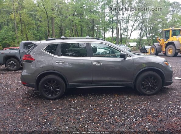 5N1AT2MV8JC809626 2018 NISSAN ROGUE Gray Rear interior view