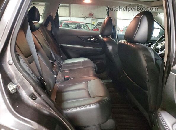 5N1AT2MVXHC856568 2017 NISSAN ROGUE Silver Սալոնի հետևի տեսք