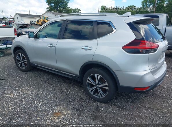 5N1AT2MVXJC731110 2018 NISSAN ROGUE Silver Trasero izquierdo