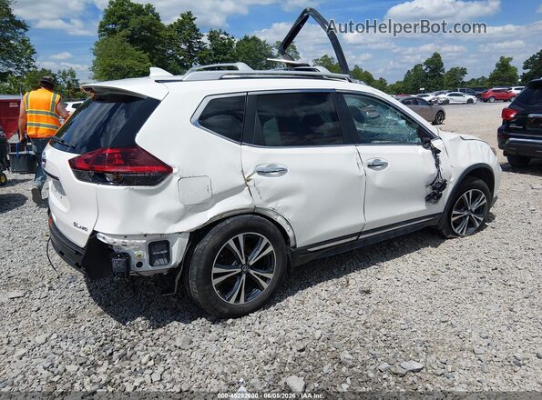 5N1AT2MVXJC802810 2018 NISSAN ROGUE White Rear right
