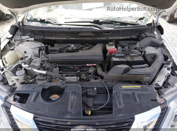 5N1AT2MVXJC802810 2018 NISSAN ROGUE White Rear view