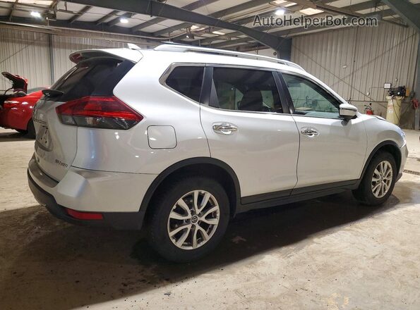 5N1AT2MVXJC806257 2018 NISSAN ROGUE Silver 