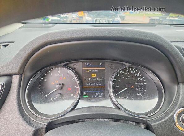 5N1AT2MVXJC834690 2018 NISSAN ROGUE White 