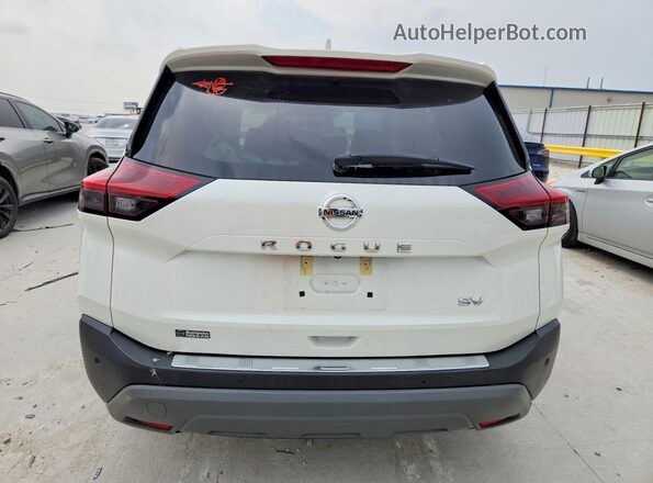 5N1AT3BA2MC795264 2021 NISSAN ROGUE White Вид ззаду