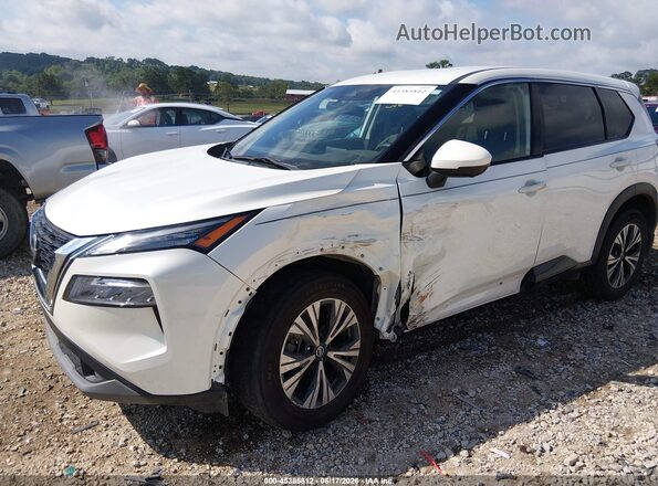 5N1AT3BA8MC820782 2021 NISSAN ROGUE White Вид спереду